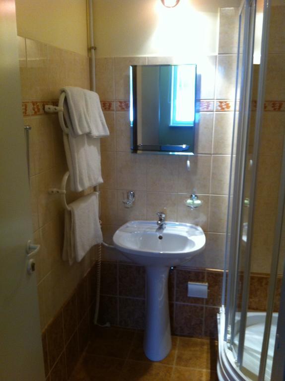 Guest House Guba Moletai Bagian luar foto